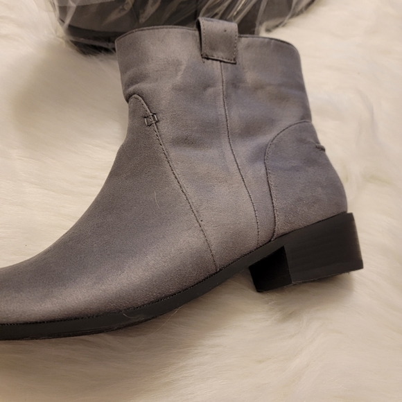 Grey Booties - Picture 2 of 3